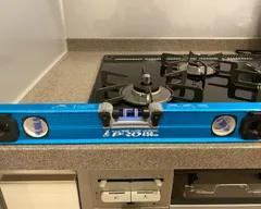 キッチンの水平が取れていない